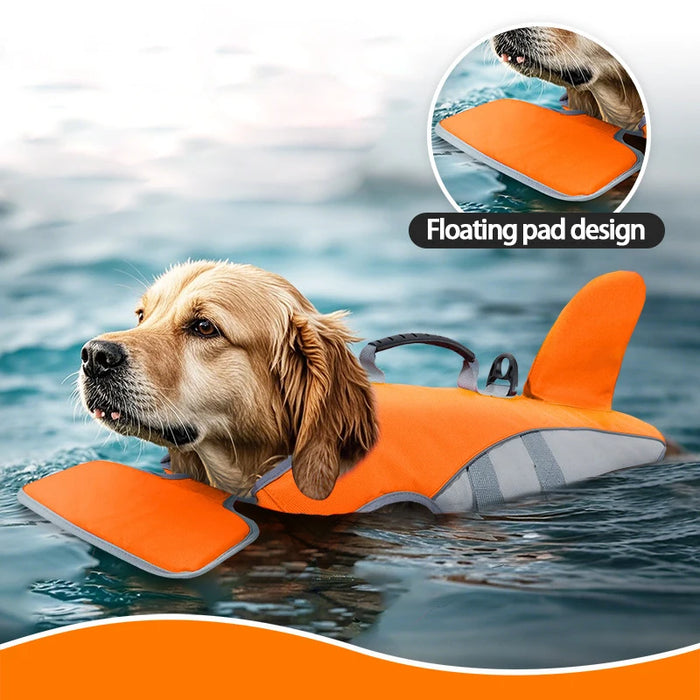Schwimmweste für Hunde mit Haifischflosse